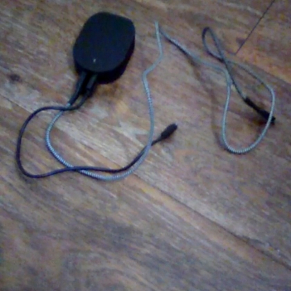 Onn. Dual port walk charging kit